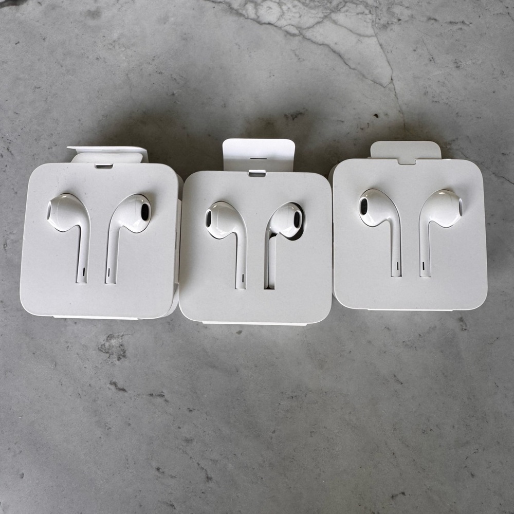 Apple White Wired Earbuds